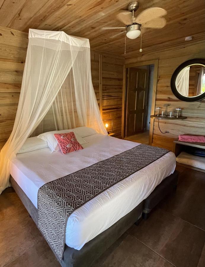 Eden Jungle Lodge Bocas del Toro Exteriör bild