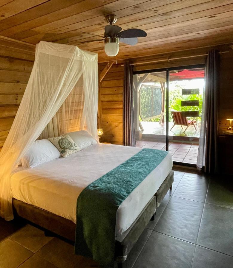 Eden Jungle Lodge Bocas del Toro Exteriör bild